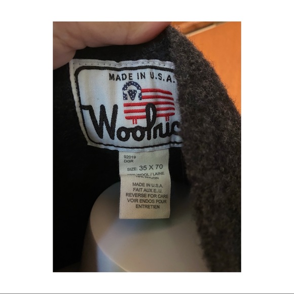 Vintage Woolrich Cape - Picture 3 of 4